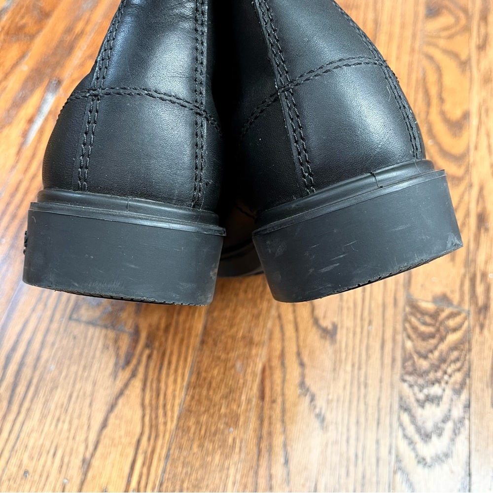 Blundstone black leather chisel toe/ square toe C… - image 9